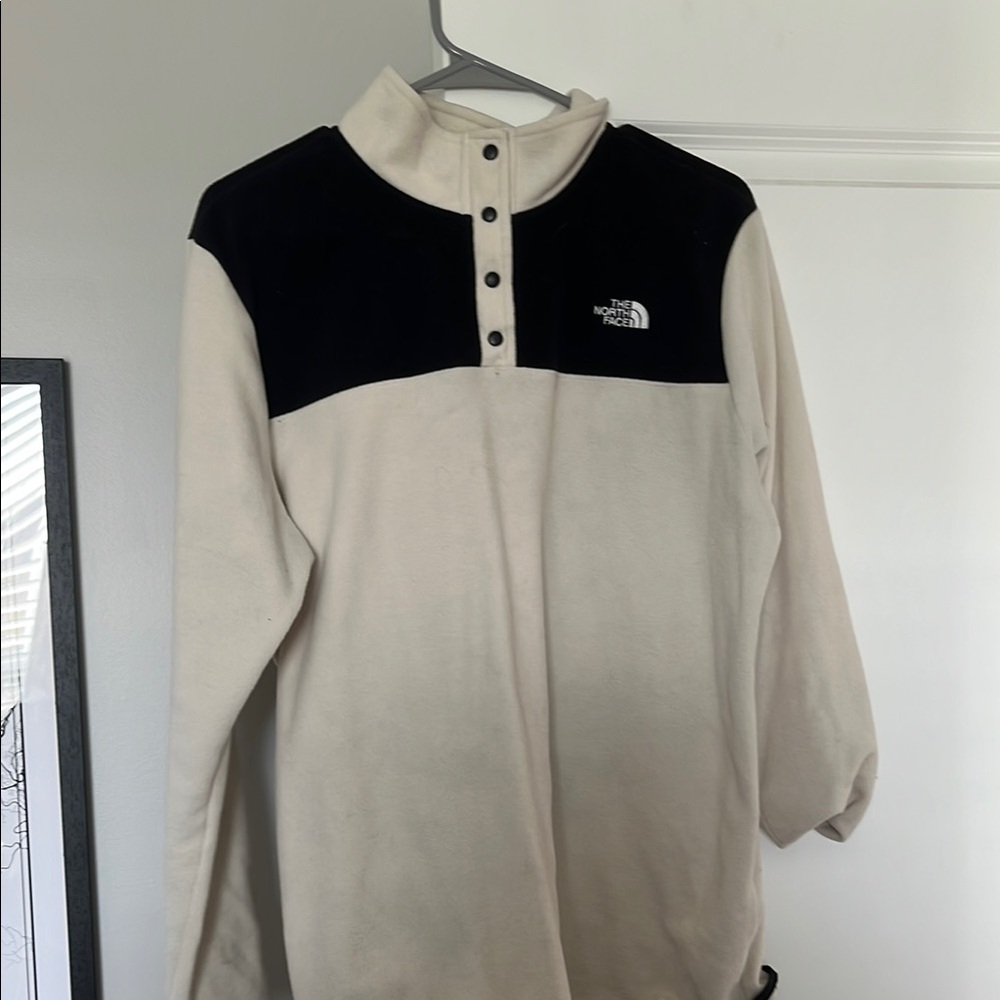 The North Face Black and Cream Fleece Pullover